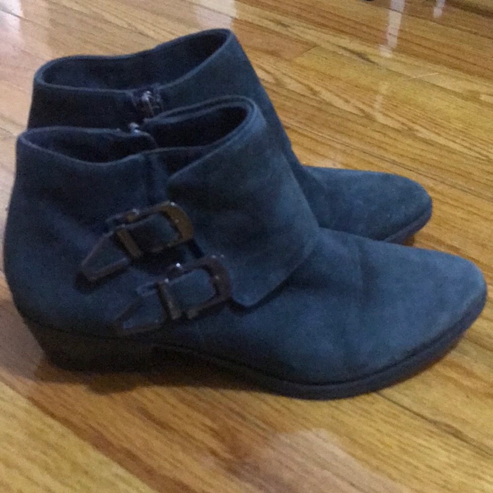 Dark blue suede Vince Camuto booties